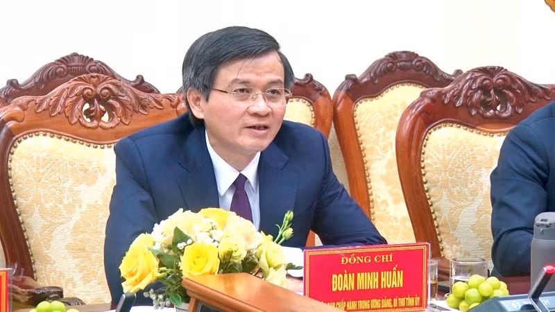 Lãnh đạo tỉnh Ninh Bình đề xuất một số nội dung hợp tác với Văn phòng UNESCO tại Việt Nam. (Ảnh: YẾN TRINH) Lãnh đạo tỉnh Ninh Bình đề xuất một số nội dung hợp tác với Văn phòng UNESCO tại Việt Nam. (Ảnh: YẾN TRINH)