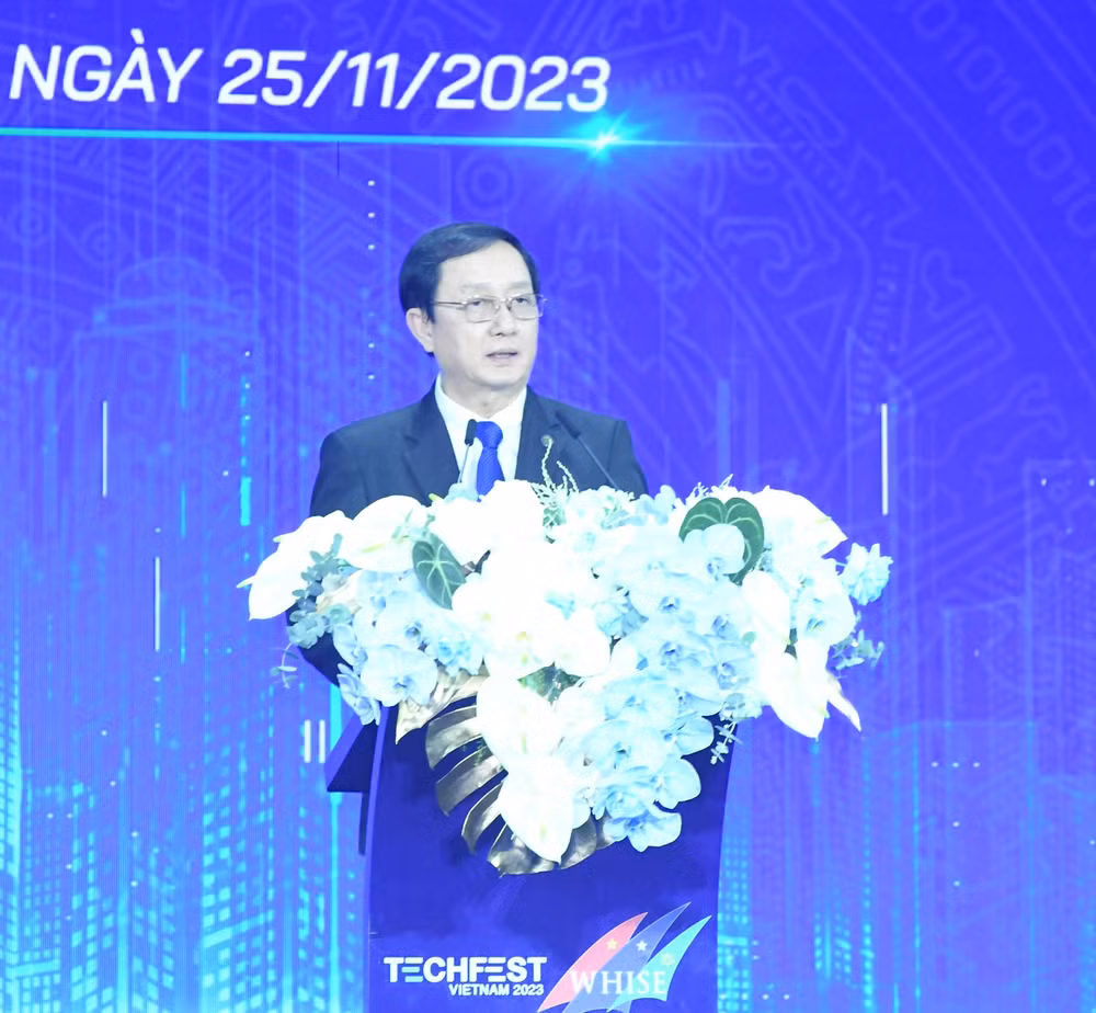 Bộ trưởng Khoa học và Công nghệ Huỳnh Thành Đạt phát biểu ý kiến tại sự kiện. Bộ trưởng Khoa học và Công nghệ Huỳnh Thành Đạt phát biểu ý kiến tại sự kiện.