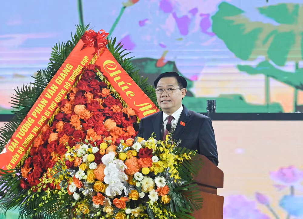 Chủ tịch Quốc hội Vương Đình Huệ phát biểu tại lễ kỷ niệm. (Ảnh: DUY LINH)