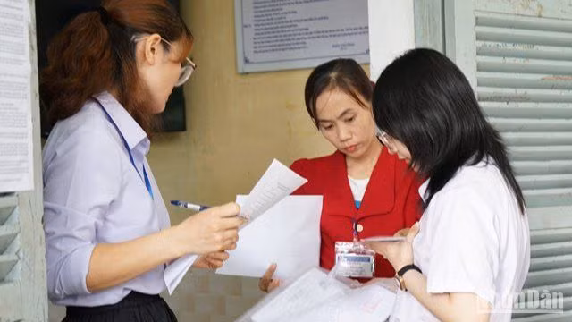 Các thí sinh tại Đà Nẵng bước vào Kỳ thi với tâm lý tự tin, thoải mái. (Ảnh: ANH ĐÀO)