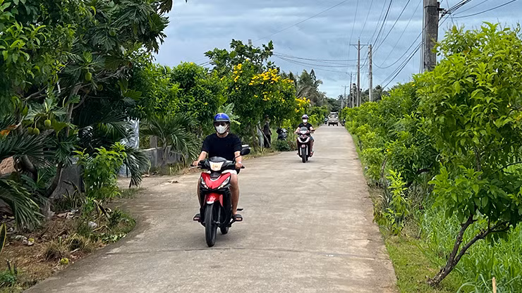 Đường nông thôn khang trang tại xã bãi ngang Mỹ Hưng, huyện Thạnh Phú, tỉnh Bến Tre. Đường nông thôn khang trang tại xã bãi ngang Mỹ Hưng, huyện Thạnh Phú, tỉnh Bến Tre.