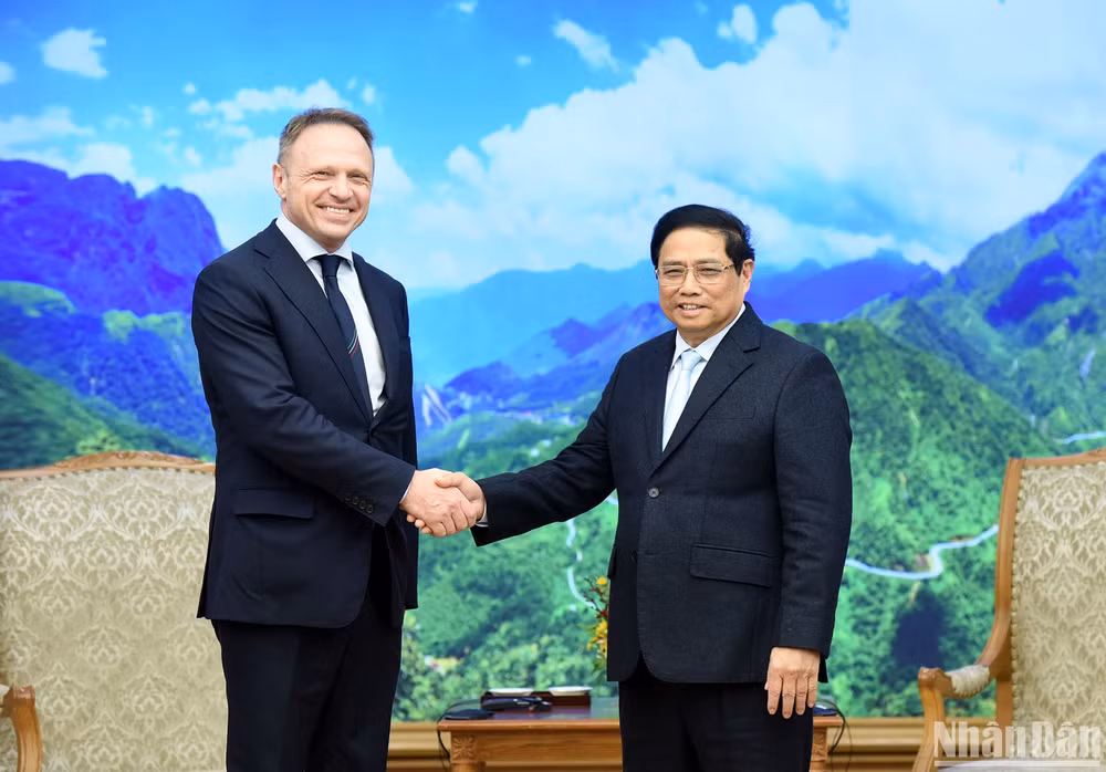 Thủ tướng Phạm Minh Chính tiếp Bộ trưởng Nông nghiệp, Chủ quyền lương thực và Lâm nghiệp Italia Francesco Lollobrigida. (Ảnh: Trần Hải)