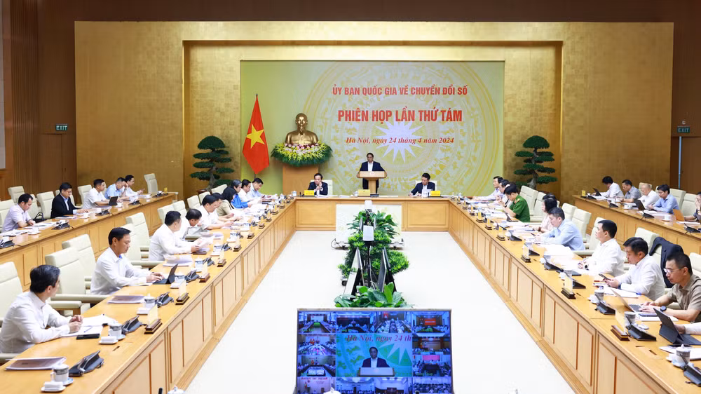Theo chương trình, phiên họp tập trung đánh giá tình hình chuyển đổi số, phát triển kinh tế số từ đầu năm tới nay và thảo luận về các nhiệm vụ trọng tâm chuyển đổi số, phát triển kinh tế số thời gian tới.