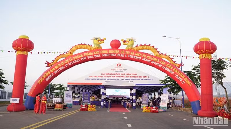 Khu công nghiệp, Đô thị và Dịch vụ Becamex VSIP Bình Định thuộc khu Kinh tế Nhơn Hội, bao gồm 1.000ha khu công nghiệp và 374ha khu tái định cư, khu cư dân, thương mại và dịch vụ. Khu công nghiệp, Đô thị và Dịch vụ Becamex VSIP Bình Định thuộc khu Kinh tế Nhơn Hội, bao gồm 1.000ha khu công nghiệp và 374ha khu tái định cư, khu cư dân, thương mại và dịch vụ.