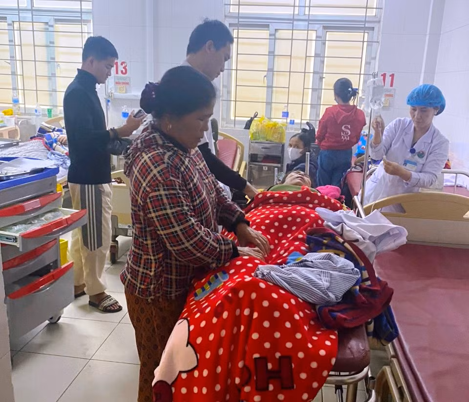 Các bệnh nhân đã được đưa đi cấp cứu kịp thời nên đã qua cơn nguy kịch.