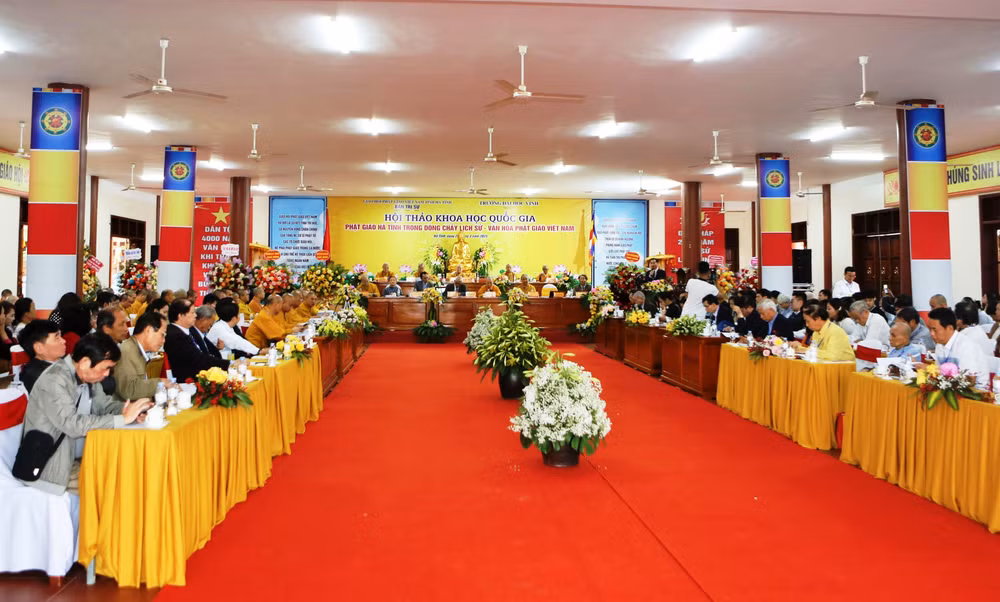 Hội thảo khoa học quốc gia “Phật giáo Hà Tĩnh trong dòng chảy lịch sử-văn hóa Phật giáo Việt Nam” thu hút các nhà nghiên cứu, tăng ni phật tử trong và ngoài nước.