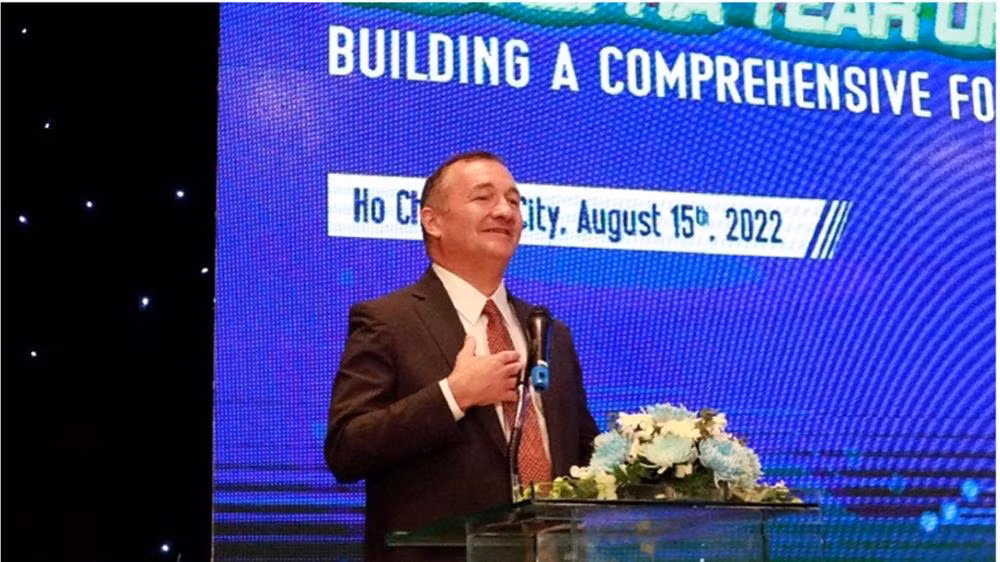Ông Warrick Cleine - Chủ tịch kiêm Tổng giám đốc KPMG gửi lời chúc mừng đến Ban lãnh đạo SBT và đội ngũ dự án. Ông Warrick Cleine - Chủ tịch kiêm Tổng giám đốc KPMG gửi lời chúc mừng đến Ban lãnh đạo SBT và đội ngũ dự án.