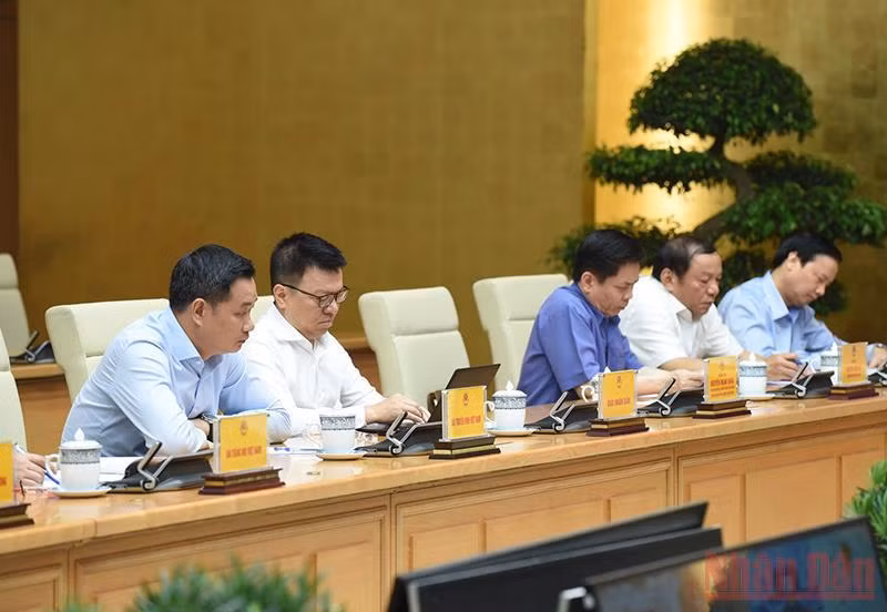 Thủ tướng Phạm Minh Chính chủ trì họp ứng phó dịch Covid-19 -0