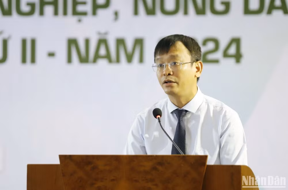 Nhà báo Nguyễn Văn Hoài, Tổng Biên tập Báo Nông thôn ngày nay/điện tử Dân Việt phát biểu tại buổi phát động cuộc thi.