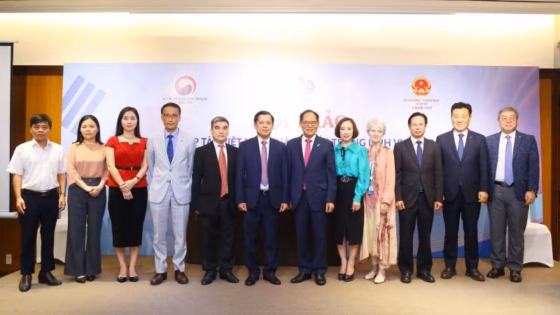 Các đại biểu dự hội thảo tại Hà Nội (Ảnh: Molisa).