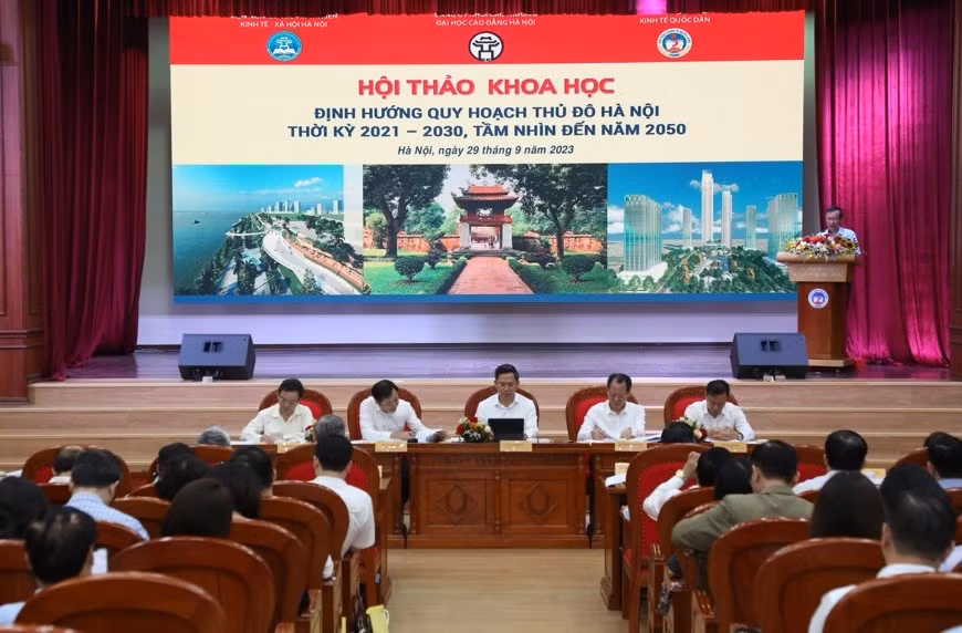 Các đại biểu tham gia hội thảo. 