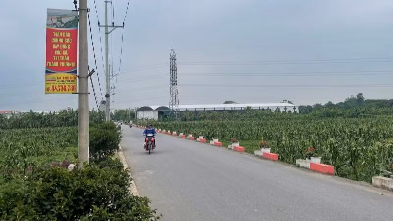 Hệ thống hạ tầng nông thôn huyện Gia Lâm được đầu tư đồng bộ. 