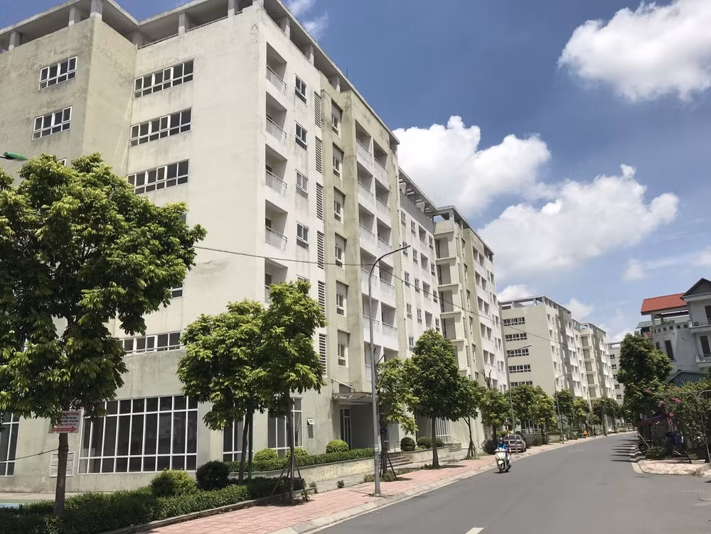 Khu nhà ở tại quận Long Biên (Hà Nội) chậm đưa vào sử dụng. 
