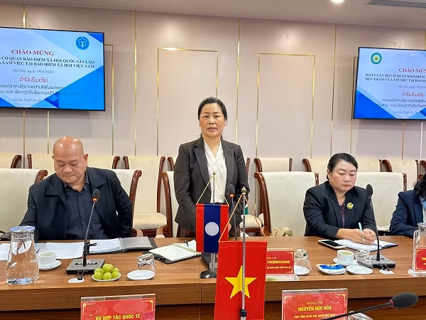 Phó Tổng Giám đốc cơ quan Bảo hiểm xã hội quốc gia Lào Bouahome Phommachane phát biểu. (Ảnh: TÂM TRUNG) Phó Tổng Giám đốc cơ quan Bảo hiểm xã hội quốc gia Lào Bouahome Phommachane phát biểu. (Ảnh: TÂM TRUNG)