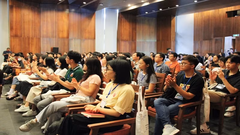 Trường hè khoa học là nơi truyền cảm hứng giúp các bạn trẻ Việt Nam hiểu rõ hơn về khoa học và nghề khoa học.