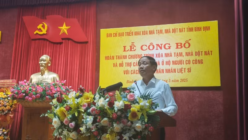 Chủ tịch Ủy ban nhân dân tỉnh Bình Định Phạm Anh Tuấn phát biểu tại buổi lễ.