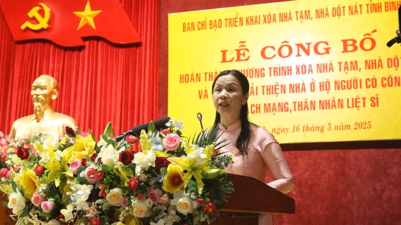 Đồng chí Lê Bình Thanh, Chủ tịch Ủy ban Mặt trận Tổ quốc Việt Nam tỉnh Bình Định phát biểu tại buổi lễ.