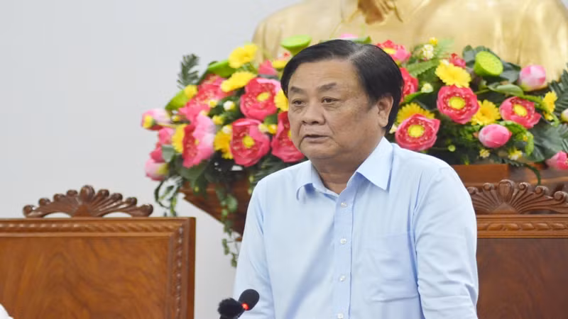 Bộ trưởng Nông nghiệp và Phát triển nông thôn triển nông thôn Lê Minh Hoan đánh giá những nỗ lực của tỉnh Bình Định trong việc chỉ đạo, điều hành để chống khai thác IUU.