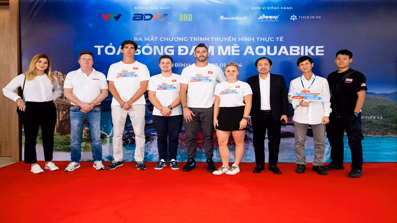 Chương trình có sự tham gia của các vận động viên, huấn luyện viên, chuyên gia cố vấn trên thế giới. Chương trình có sự tham gia của các vận động viên, huấn luyện viên, chuyên gia cố vấn trên thế giới.