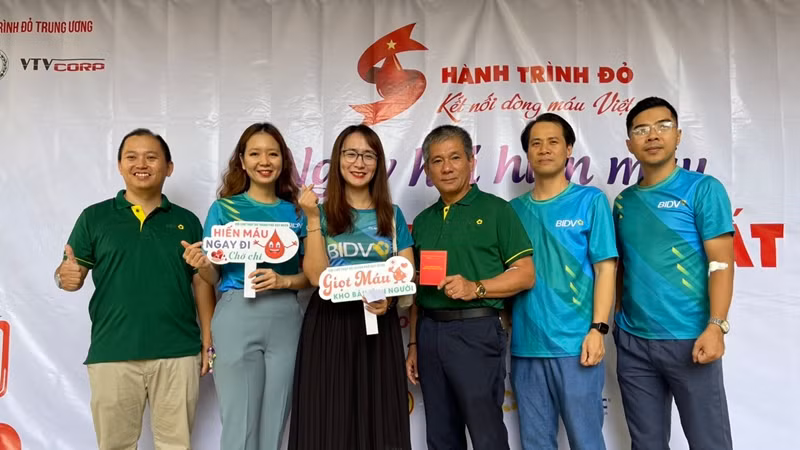 Rất nhiều bạn trẻ đam mê tình nguyện trên cả nước đã được tham gia trải nghiệm, học tập và trưởng thành từ Hành trình Đỏ. Rất nhiều bạn trẻ đam mê tình nguyện trên cả nước đã được tham gia trải nghiệm, học tập và trưởng thành từ Hành trình Đỏ.