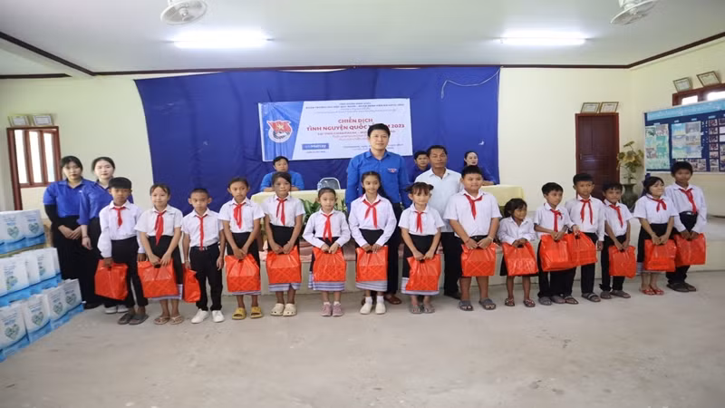 Chương trình tình nguyện hè quốc tế tại Lào góp phần phát triển mối quan hệ hữu nghị, hợp tác giữa hai nước Việt-Lào.