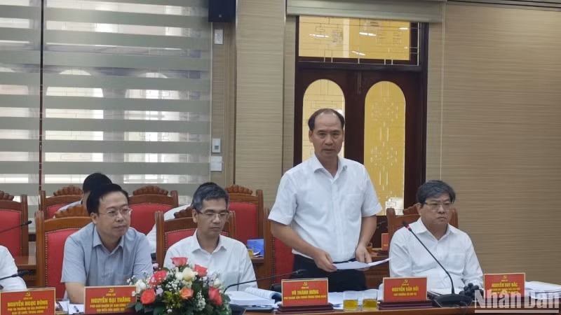 Thứ trưởng Nội vụ Nguyễn Văn Hồi đề xuất cần có cơ chế hỗ trợ người dân bị ảnh hưởng sau sắp xếp. Thứ trưởng Nội vụ Nguyễn Văn Hồi đề xuất cần có cơ chế hỗ trợ người dân bị ảnh hưởng sau sắp xếp.