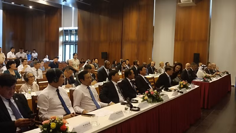 Hội thảo có sự tham gia của các lãnh đạo Trung ương, địa phương và nhiều nhà khoa học trên thế giới.