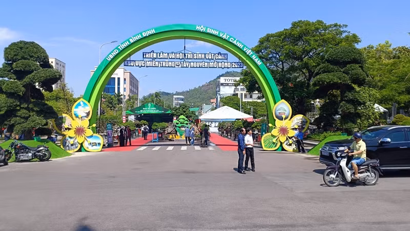 Triển lãm được tổ chức tại thành phố Quy Nhơn có quy mô lớn nhất từ trước tới nay. 
