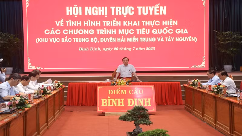 Quang cảnh hội nghị tại điểm cầu Bình Định. Quang cảnh hội nghị tại điểm cầu Bình Định.