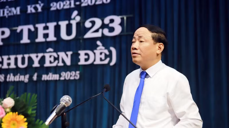 Chủ tịch Ủy ban nhân dân tỉnh Bình Định Phạm Anh Tuấn phát biểu tại kỳ họp. Chủ tịch Ủy ban nhân dân tỉnh Bình Định Phạm Anh Tuấn phát biểu tại kỳ họp.