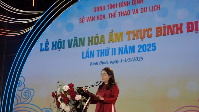 Bà Đỗ Thị Diệu Hạnh, Giám đốc Sở Văn hóa, Thể thao và Du lịch Bình Định phát biểu tại buổi lễ.
