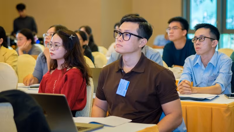 Đây là cơ hội để các nhà khoa học trẻ và nghiên cứu sinh tiếp cận các kiến thức và kỹ thuật mới nhất trong lĩnh vực Tin sinh học.