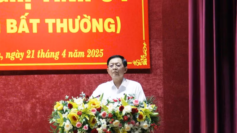 Bí thư Tỉnh ủy Bình Định Hồ Quốc Dũng phát biểu tại hội nghị. Bí thư Tỉnh ủy Bình Định Hồ Quốc Dũng phát biểu tại hội nghị.