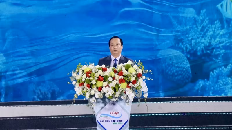 Đồng chí Nguyễn Tuấn Thanh, Phó Chủ tịch Thường trực Ủy ban nhân dân tỉnh Bình Định, phát biểu tại lễ khai mạc.