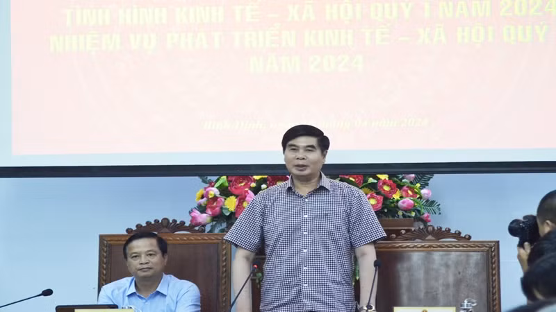 Đồng chí Lâm Hải Giang, Phó Chủ tịch Ủy ban nhân dân tỉnh Bình Định phát biểu tại buổi họp. Đồng chí Lâm Hải Giang, Phó Chủ tịch Ủy ban nhân dân tỉnh Bình Định phát biểu tại buổi họp.