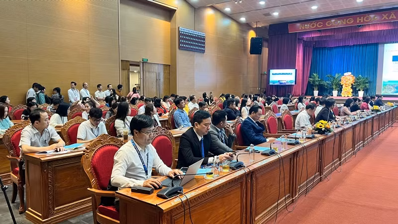 Đông đảo đại biểu tại các địa phương trong cả nước tham dự hội thảo.