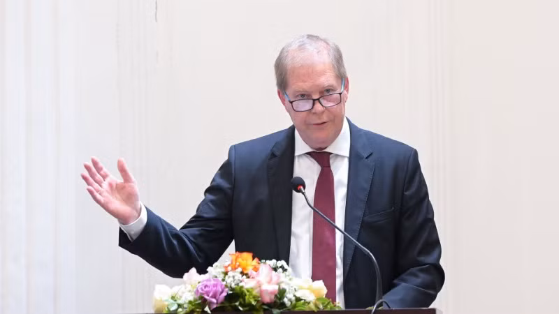 Ông Grothues, Thành viên Hội đồng Thị trường, Hiệp hội Nông nghiệp Đức (DLG) khẳng định: Các công nghệ giới thiệu trong sự kiện năm nay sẽ rất phù hợp với các cây trồng chủ lực của Việt Nam như lúa, cà phê, cây ăn quả. Ông Grothues, Thành viên Hội đồng Thị trường, Hiệp hội Nông nghiệp Đức (DLG) khẳng định: Các công nghệ giới thiệu trong sự kiện năm nay sẽ rất phù hợp với các cây trồng chủ lực của Việt Nam như lúa, cà phê, cây ăn quả.