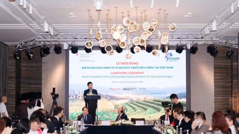 Toàn cảnh sự kiện tại buổi lễ khởi động dự án du lịch Thụy Sĩ vì sự phát triển bền vững tại Việt Nam.