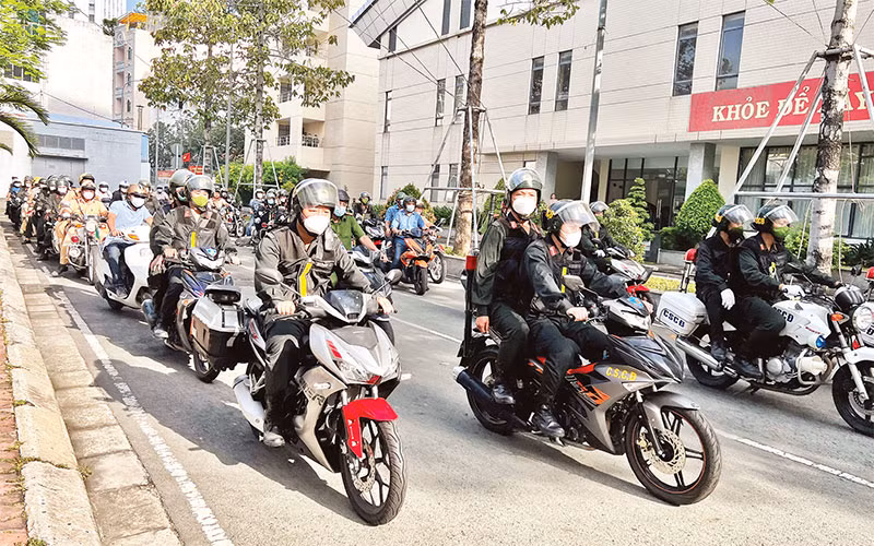 Công an thành phố ra quân, bảo đảm an ninh trật tự địa bàn.
