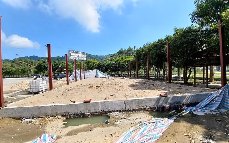 Công trình trái phép xây dựng trên đất hành lang giao thông quốc lộ 70B và đường cao tốc Nội Bài-Lào Cai.