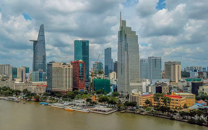 Một góc Thành phố Hồ Chí Minh hôm nay. (Ảnh HOÀNG TRIỀU)