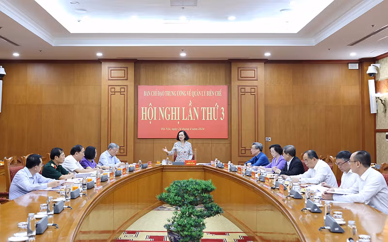 Đồng chí Trương Thị Mai phát biểu tại hội nghị. (Ảnh TTXVN)