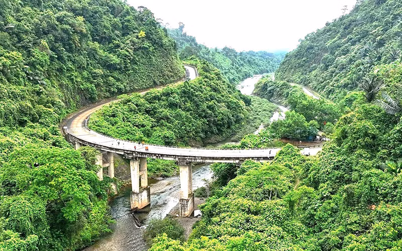 Đường Hồ Chí Minh nhánh tây qua huyện Lệ Thủy, tỉnh Quảng Bình.