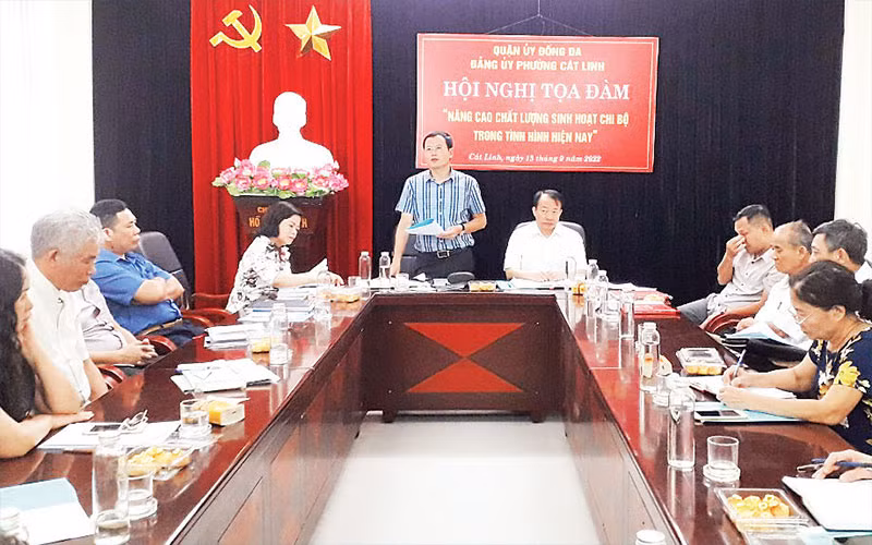 Tọa đàm nâng cao chất lượng sinh hoạt chi bộ tại Đảng ủy phường Cát Linh, quận Đống Đa.