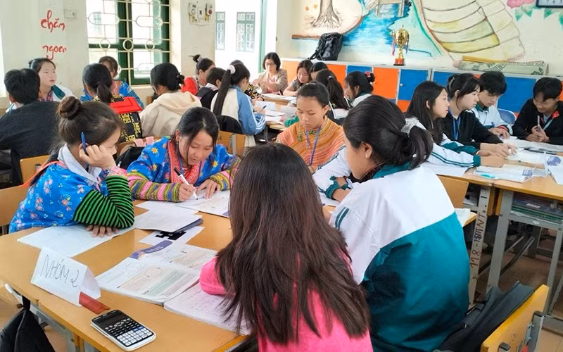 Giờ tự học của học sinh Trường phổ thông dân tộc nội trú THPT huyện Mường Nhé.