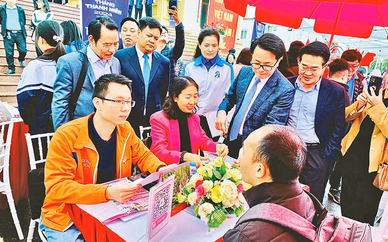 Tuổi trẻ Hải Phòng phối hợp với các ngành chức năng tổ chức Ngày hội việc làm thanh niên lập nghiệp năm 2024.