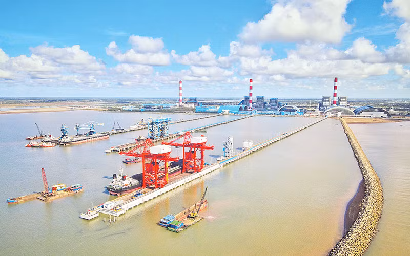 Khu cảng biển Trung tâm Điện lực Duyên Hải, thị xã Duyên Hải, tỉnh Trà Vinh. (Ảnh NGUYỄN CHÂU)