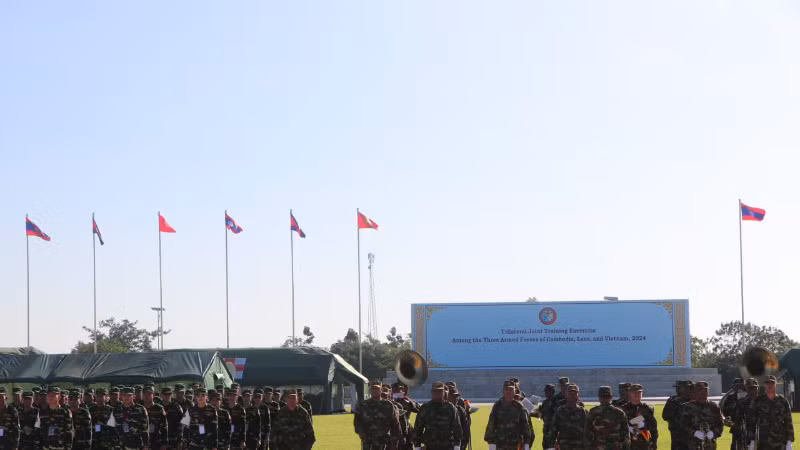 Diễn tập chung giữa quân đội ba nước Campuchia-Lào-Việt Nam có nội dung chính là phối hợp cứu hộ cứu nạn và quân y. (Ảnh: Nguyễn Hiệp)