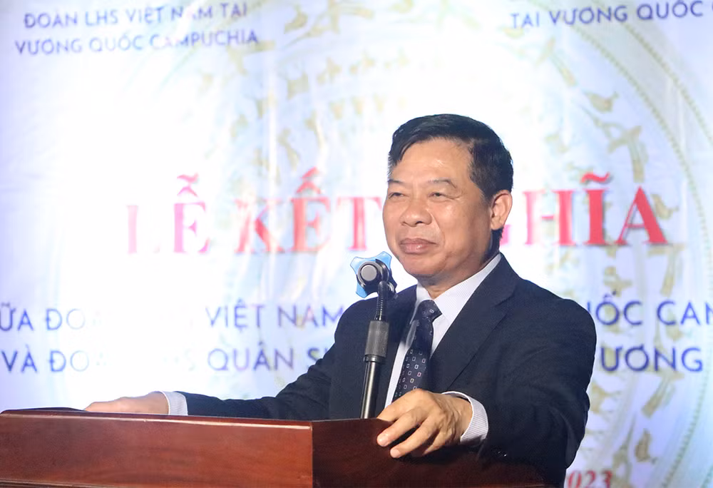 Đại sứ Nguyễn Huy Tăng phát biểu ý kiến. (Ảnh: NGUYỄN HIỆP)