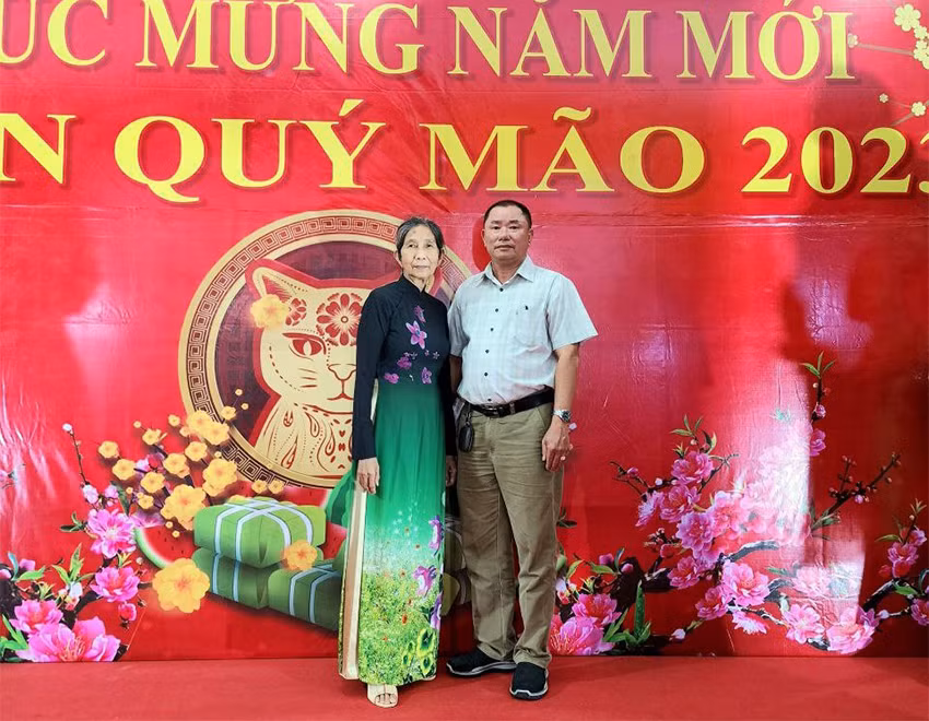 Cô giáo Nguyễn Thị Sương dự Tết cộng đồng do Cơ quan đại diện Việt Nam tổ chức. (Ảnh: NVCC)